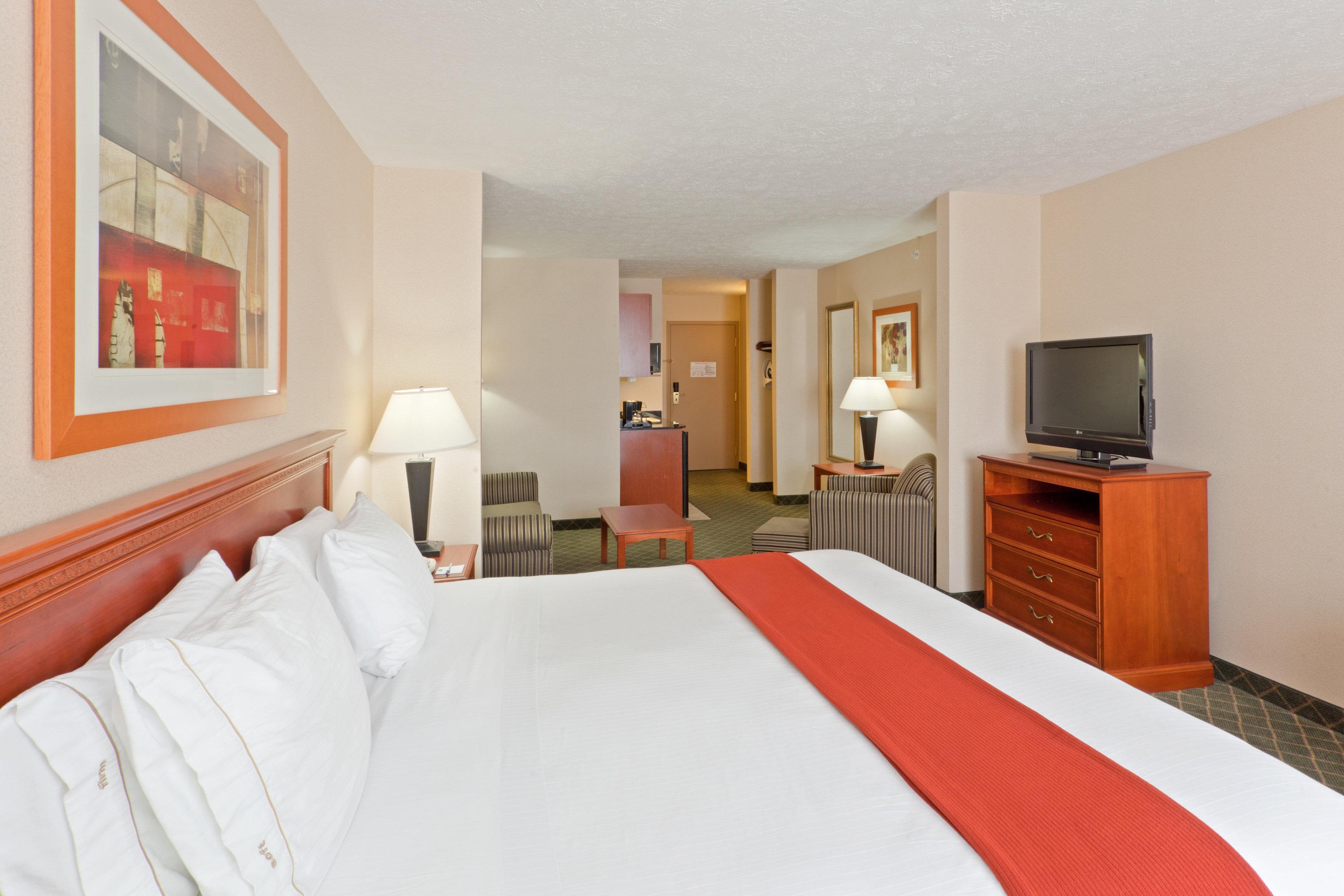 Holiday Inn Express Hotel & Suites Kent State University Стая снимка